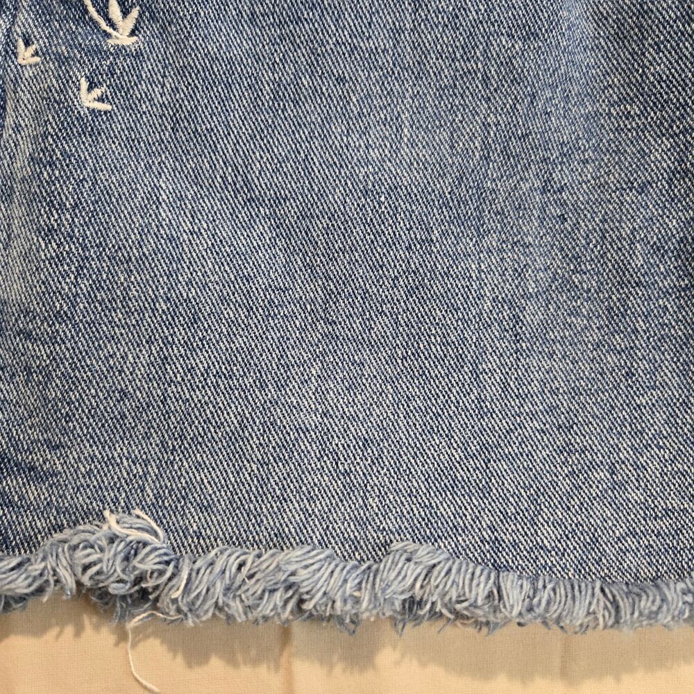 Lottie Moss Daisy Embroidered Blue Denim Miniskirt Frayed Hem Sz 23 - Picture 3 of 9